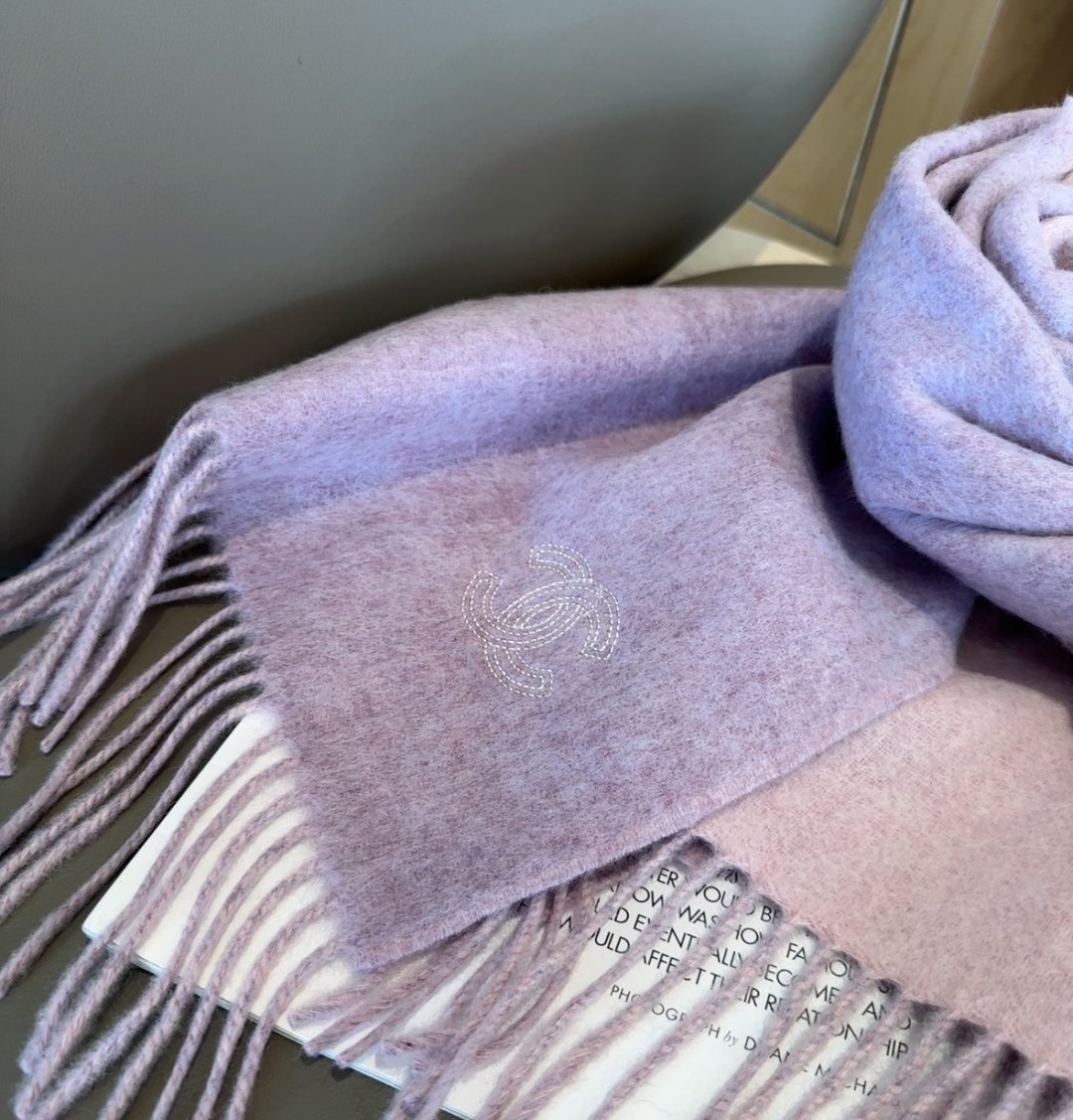 Chanel Two-Tone Fringed Scarf — detail